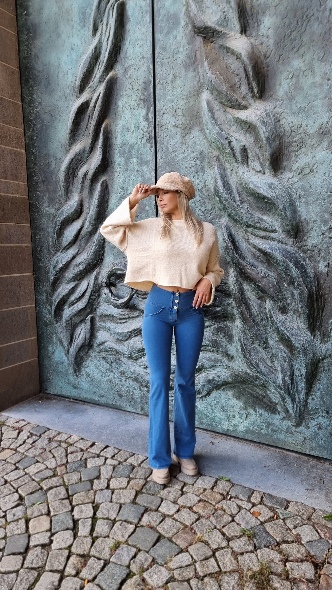 (WRUP11BHC002ORG-J4Y) Blauwe WR.UP® Flared Jeans met een Hoge Taille en Knoopsluiting