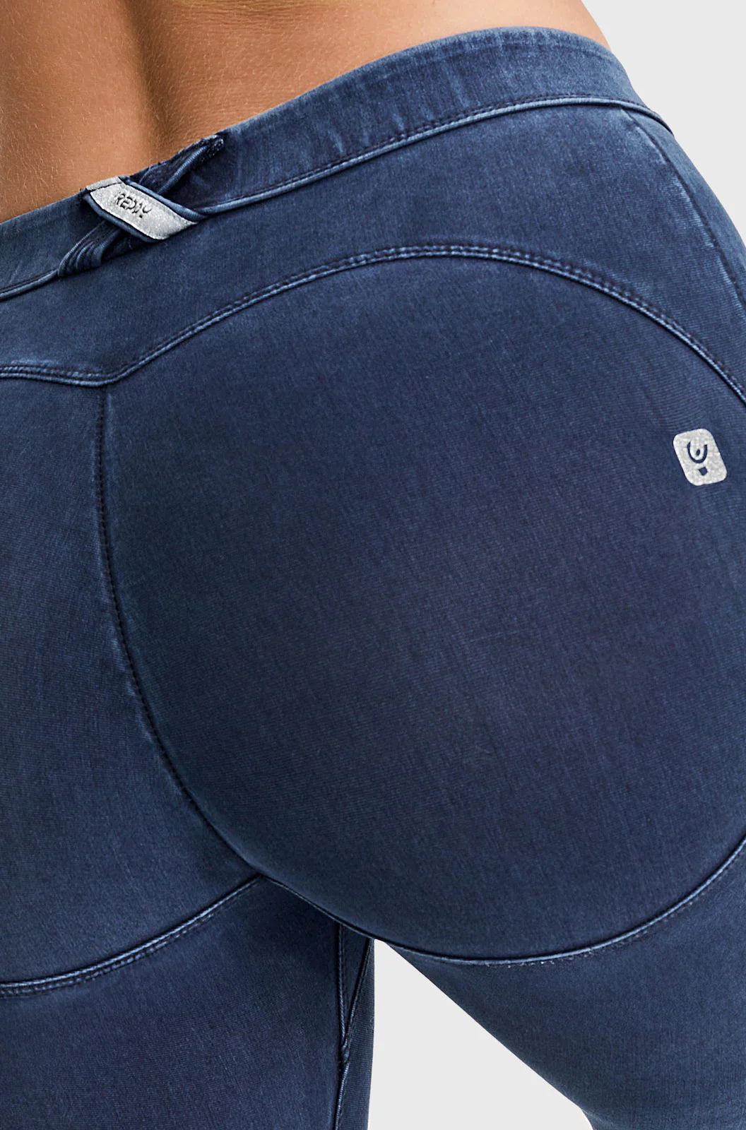 (WRUPY4RC012-J0B) Regular Waist WR.UP® CORE Leggings in Soft Tencel