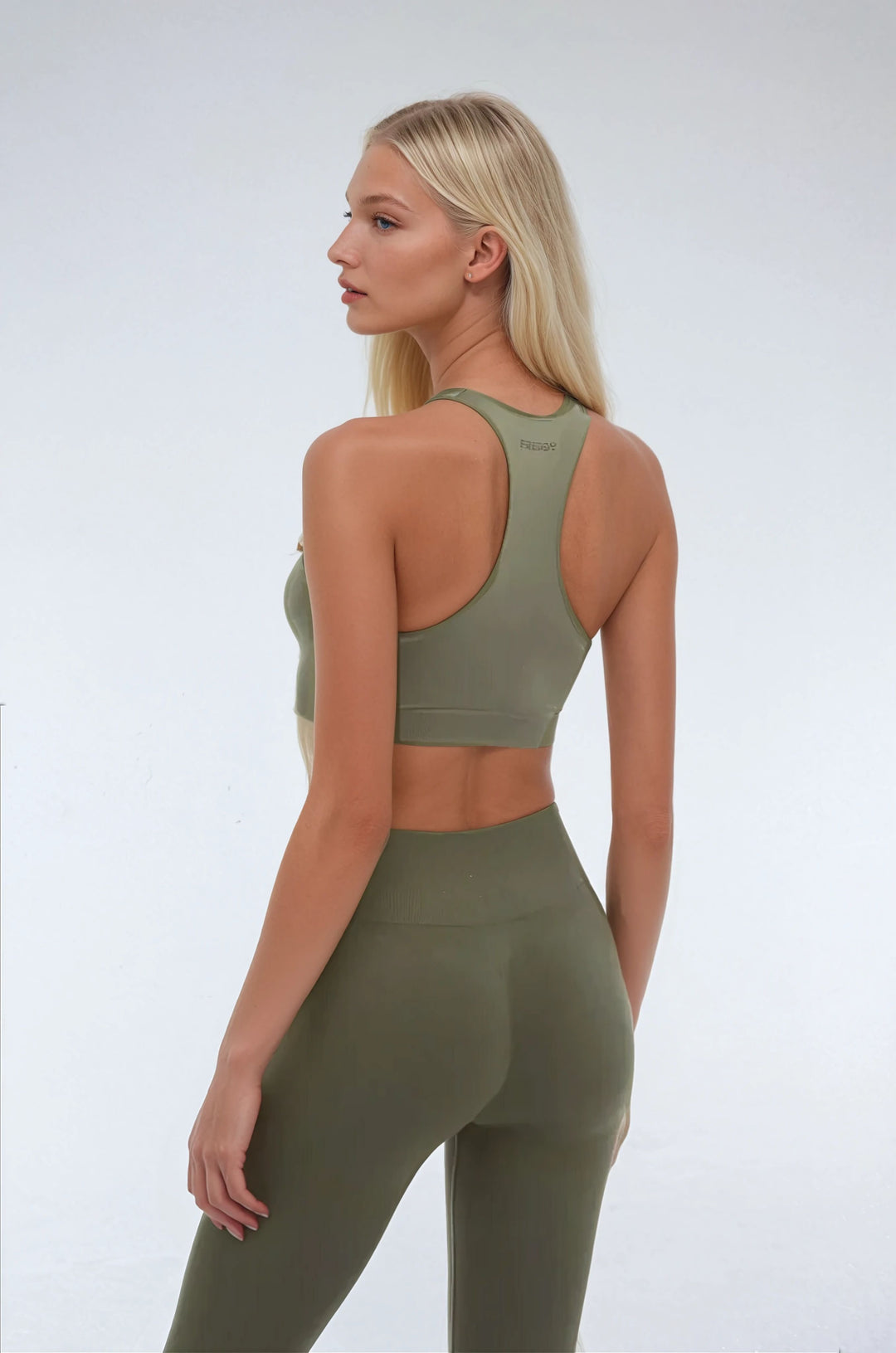 (F3WSFB9-V52) Medium Support Seamless Sports Bra