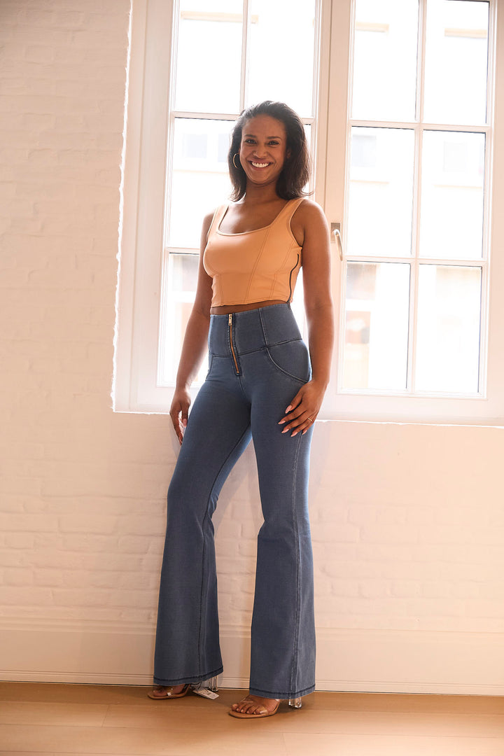 (WRUP29HF315-J4B) Blauwe WR.UP® Flared Jeans met een Hoge Taille en Ritssluiting
