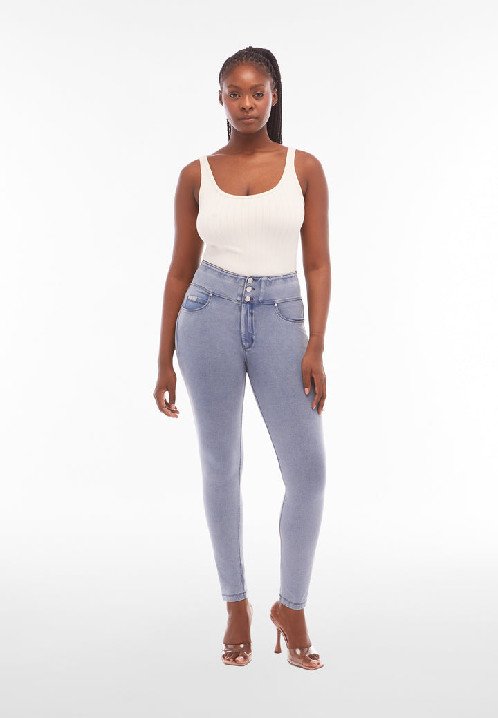 (NOW1HC002ORG-J107B) Blauwe N.O.W.®High waist met Knoop Sluiting