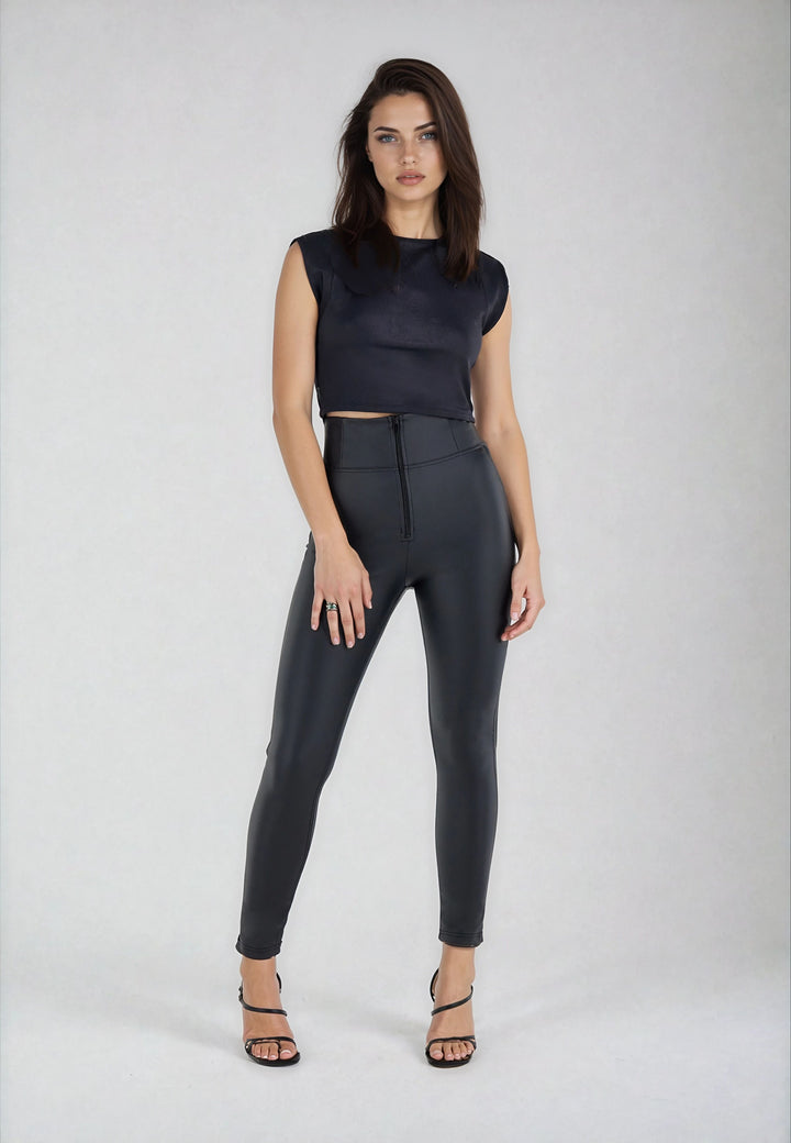 WRUP2HC006PREC-N Zwarte WR.UP® Leather Look met een Hoge Taille en Rits Sluiting