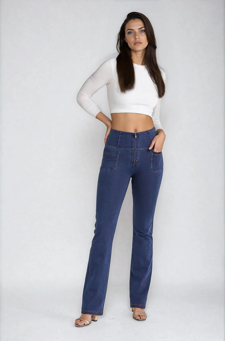 WRUP11HF250-J0Y Blauwe WR.UP® Flared Jeans met een Hoge Taille en Patch Pockets