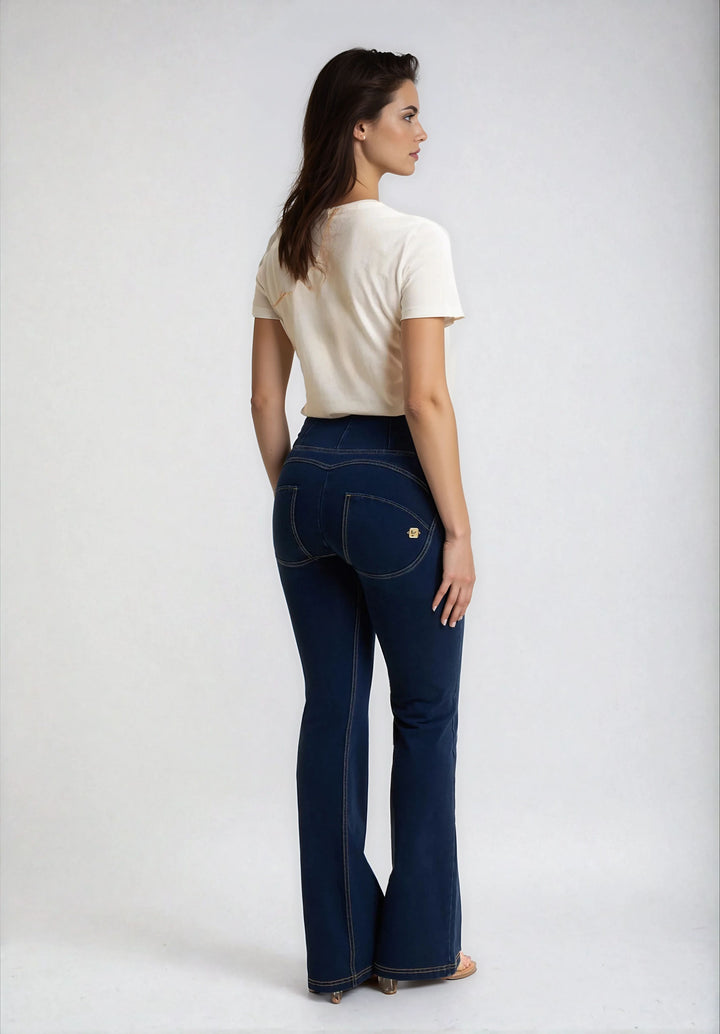 WRUP11HF250-J0Y Blauwe WR.UP® Flared Jeans met een Hoge Taille en Patch Pockets