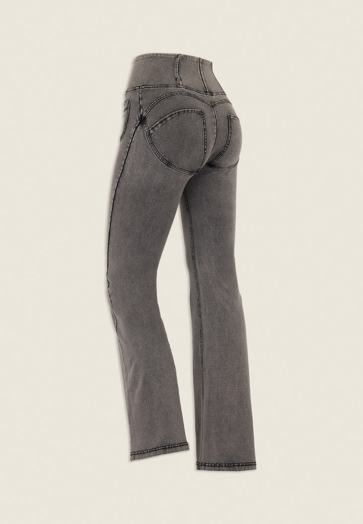 (WRUP11HF250-J3N) WR.UP® Flared Jeans met een Hoge Taille en Patch Pockets