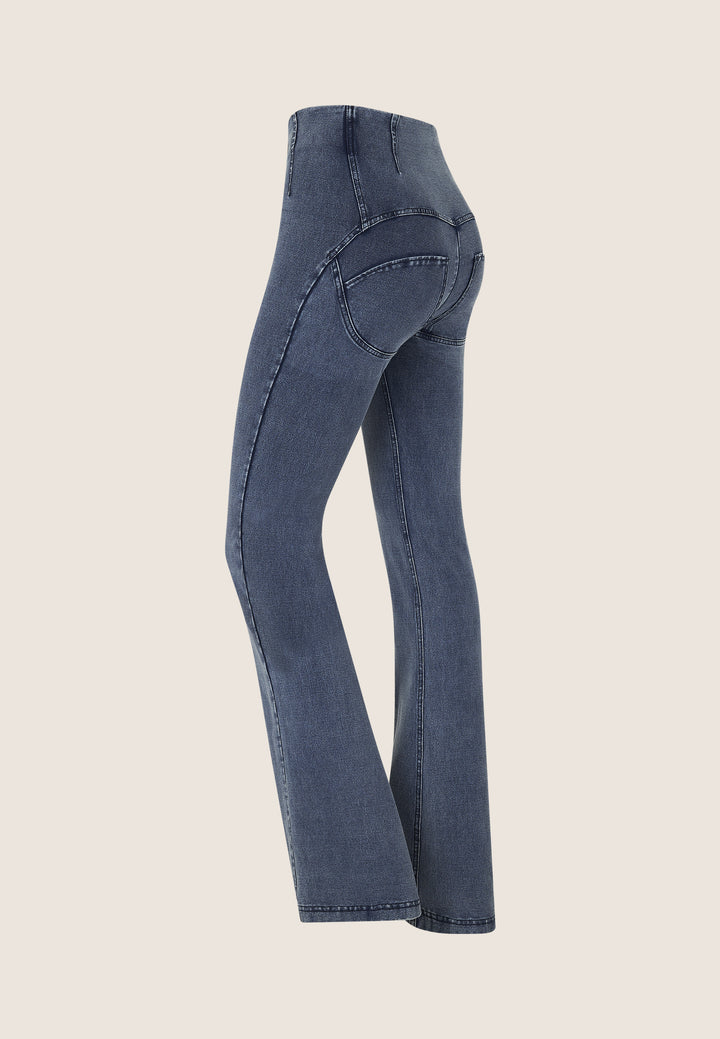 (WRUP11HS2532-J109B) WR.UP® Flared Jeans met een Hoge Taille en Knoopsluiting