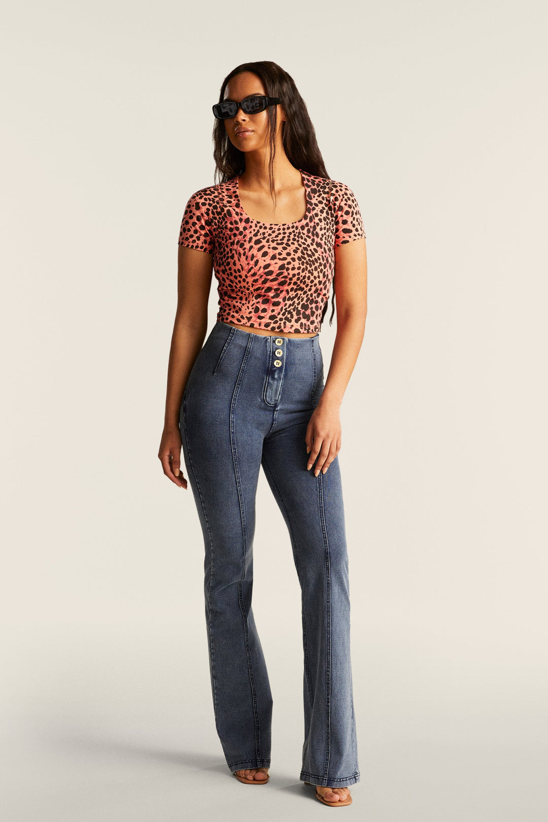 (WRUP11HS2532-J109B) WR.UP® Flared Jeans met een Hoge Taille en Knoopsluiting