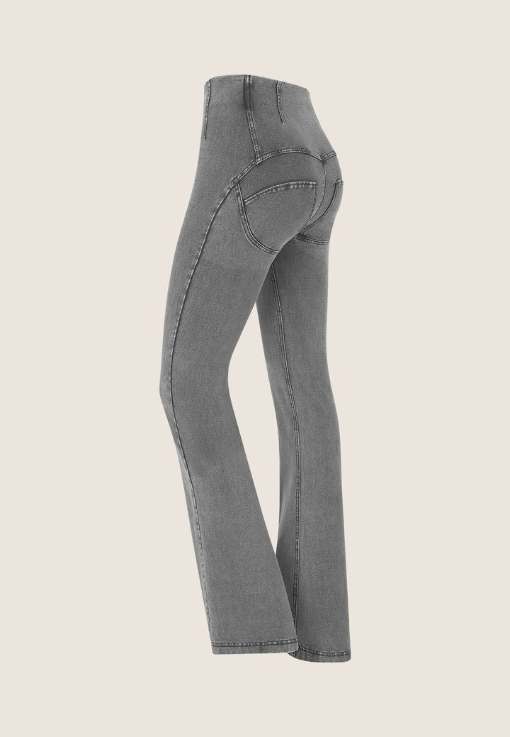 (WRUP11HS2532-J125N) WR.UP® Flared Jeans met een Hoge Taille en Knoopsluiting