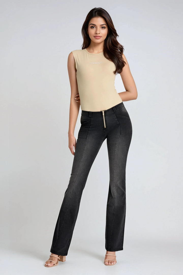 (WRUP11RS2506-J7N) Regular Waist WR.UP® Flared Jeans met Stoere Details en Golden Zip
