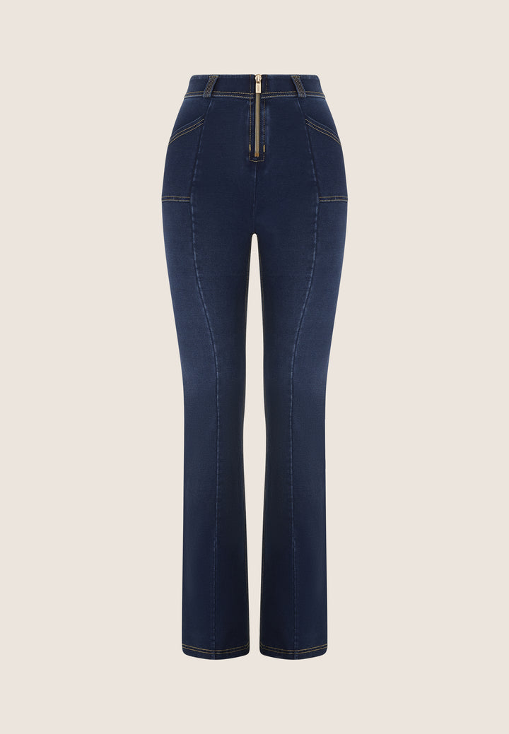 (WRUP11RS2506-J0Z) Regular Waist WR.UP® Flared Jeans met Stoere Details en Golden Zip