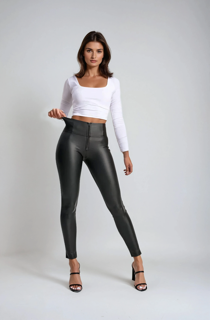 WRUP2HC006PREC-N Zwarte WR.UP® Leather Look met een Hoge Taille en Rits Sluiting