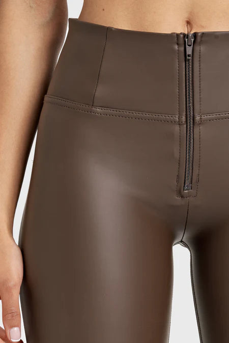 WRUP2HC006PREC-M12 Bruine WR.UP® Leather Look met een Hoge Taille en Rits Sluiting
