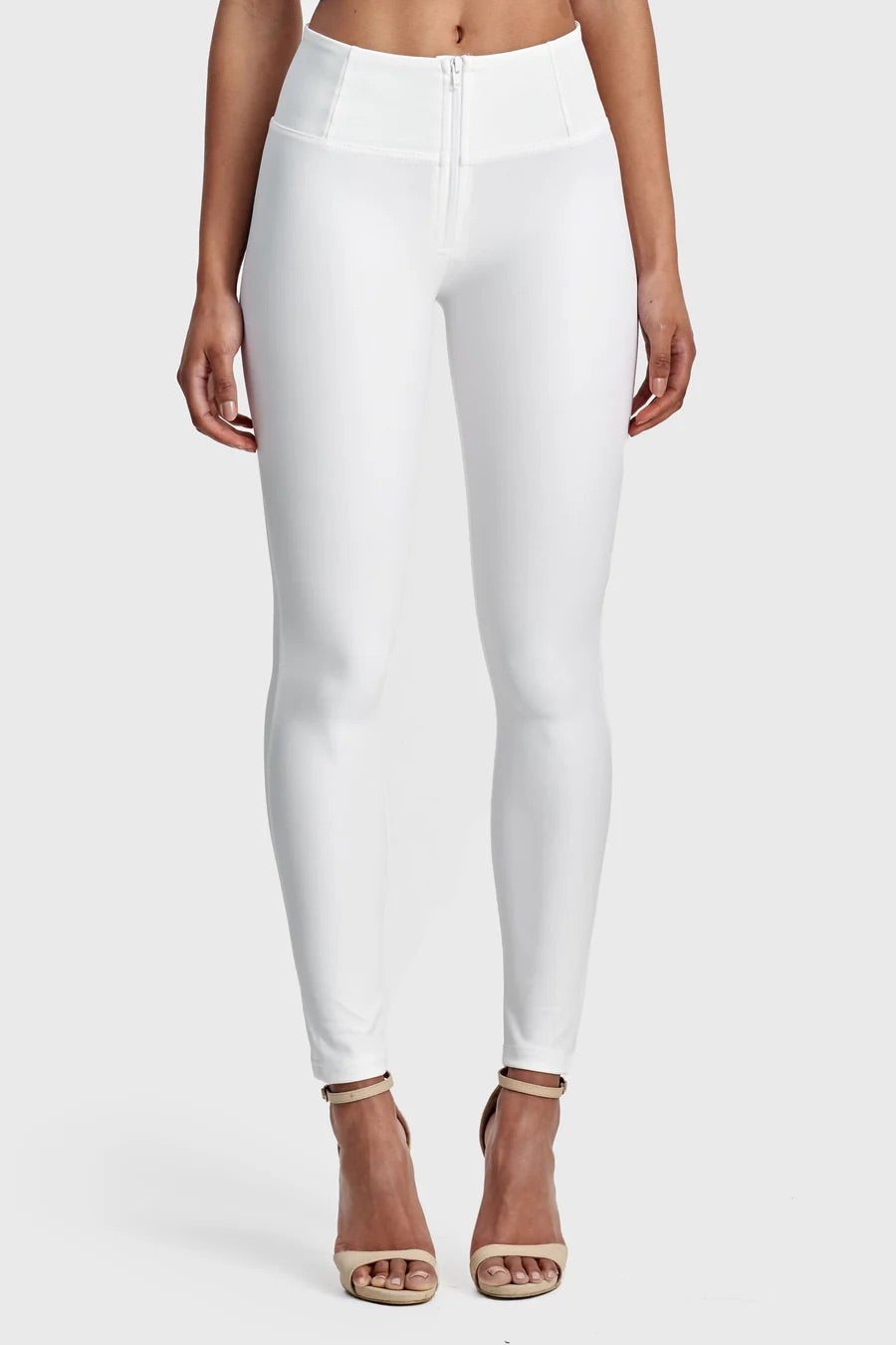 WRUP2HC006PREC-W Witte  WR.UP®Leather Look met een Hoge Taille en Rits Sluiting