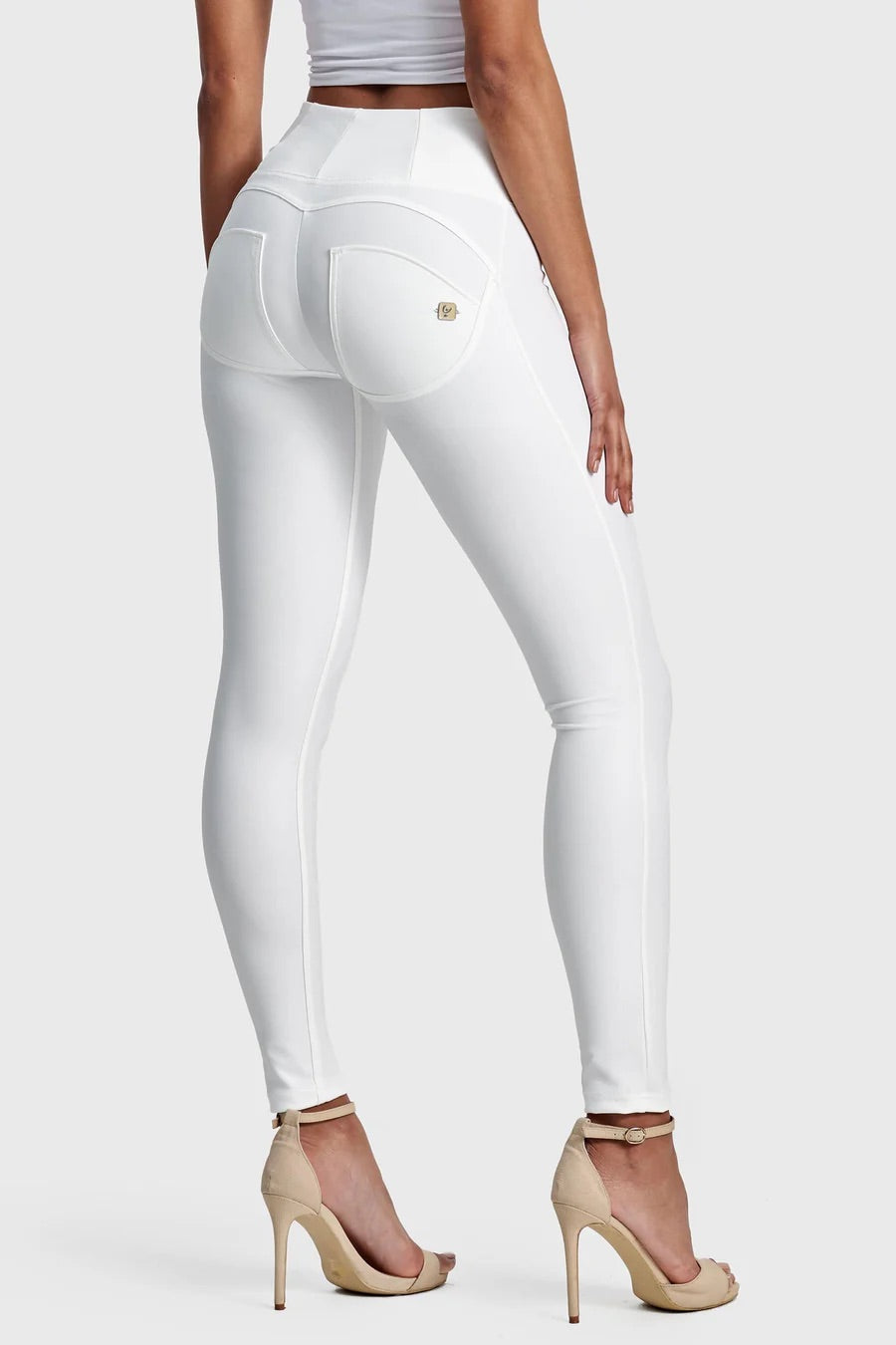 WRUP2HC006PREC-W Witte  WR.UP®Leather Look met een Hoge Taille en Rits Sluiting