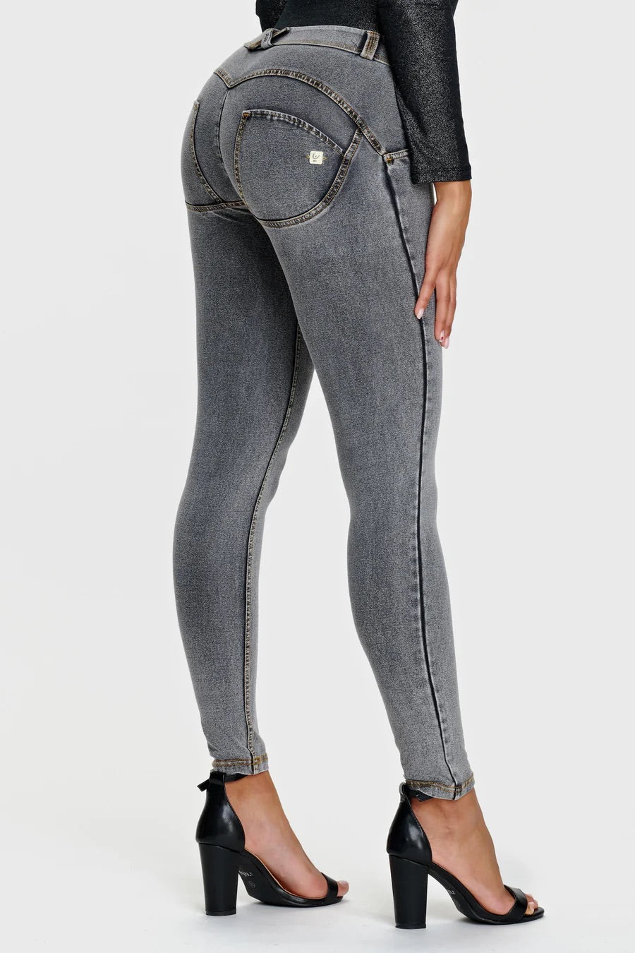 (WRUP2RC002-J3Y)  Grijze WR.UP® Regular Waist in Denim Look