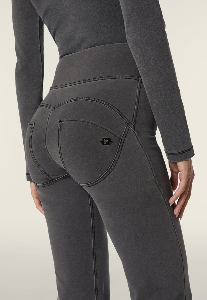 (WRUP29HF419-J125N) High Waist Flared WR.UP®  met Stylisch Stitches