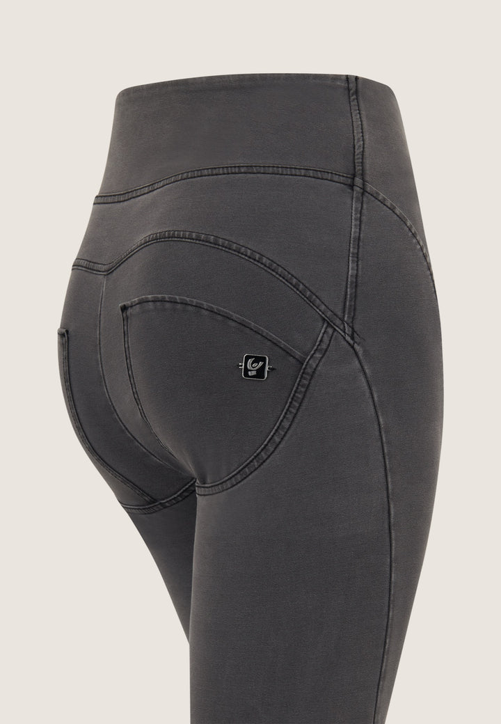 (WRUP29HF419-J125N) High Waist Flared WR.UP®  met Stylisch Stitches