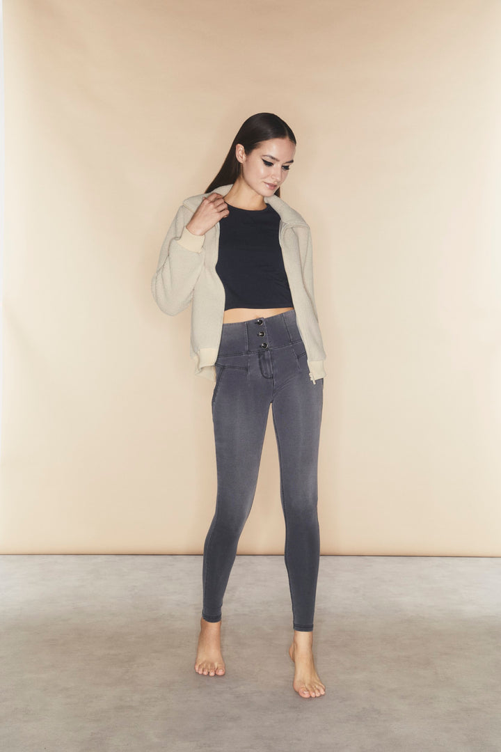 (WRUP2BHF404-J125N) WR.UP® Denim Washing met Hoge Knoopsluiting