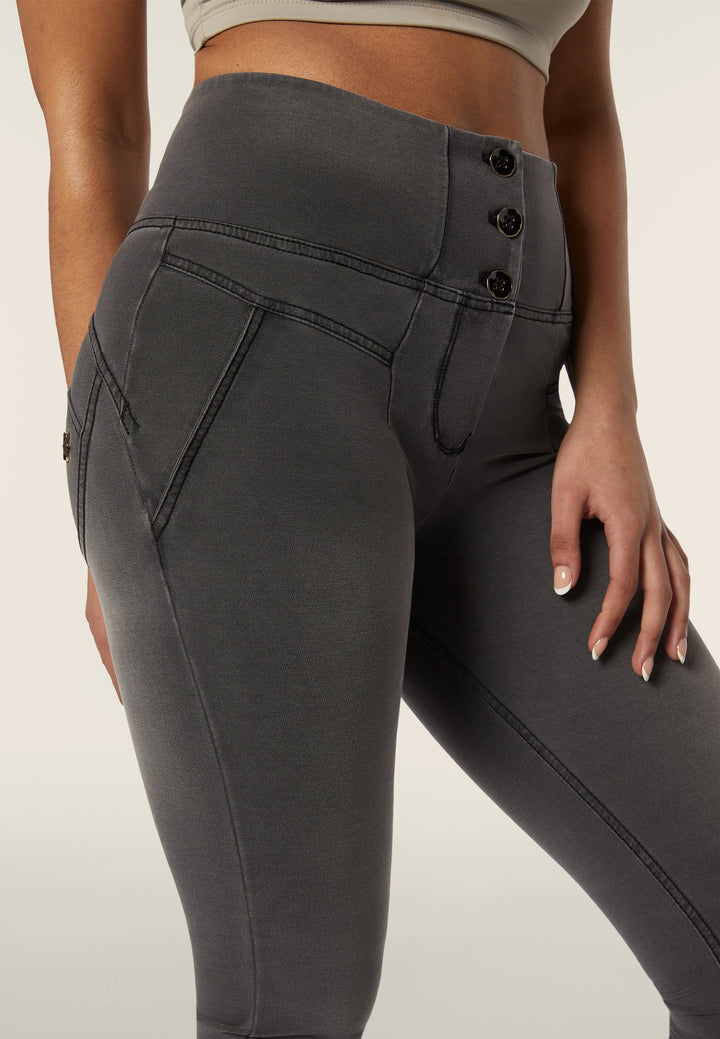 (WRUP2BHF404-J125N) WR.UP® Denim Washing met Hoge Knoopsluiting