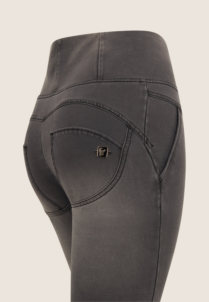 (WRUP2BHF404-J125N) WR.UP® Denim Washing met Hoge Knoopsluiting