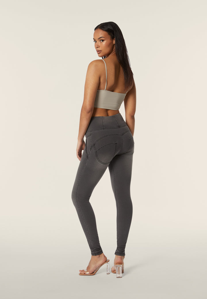 (WRUP2BHF404-J125N) WR.UP® Denim Washing met Hoge Knoopsluiting