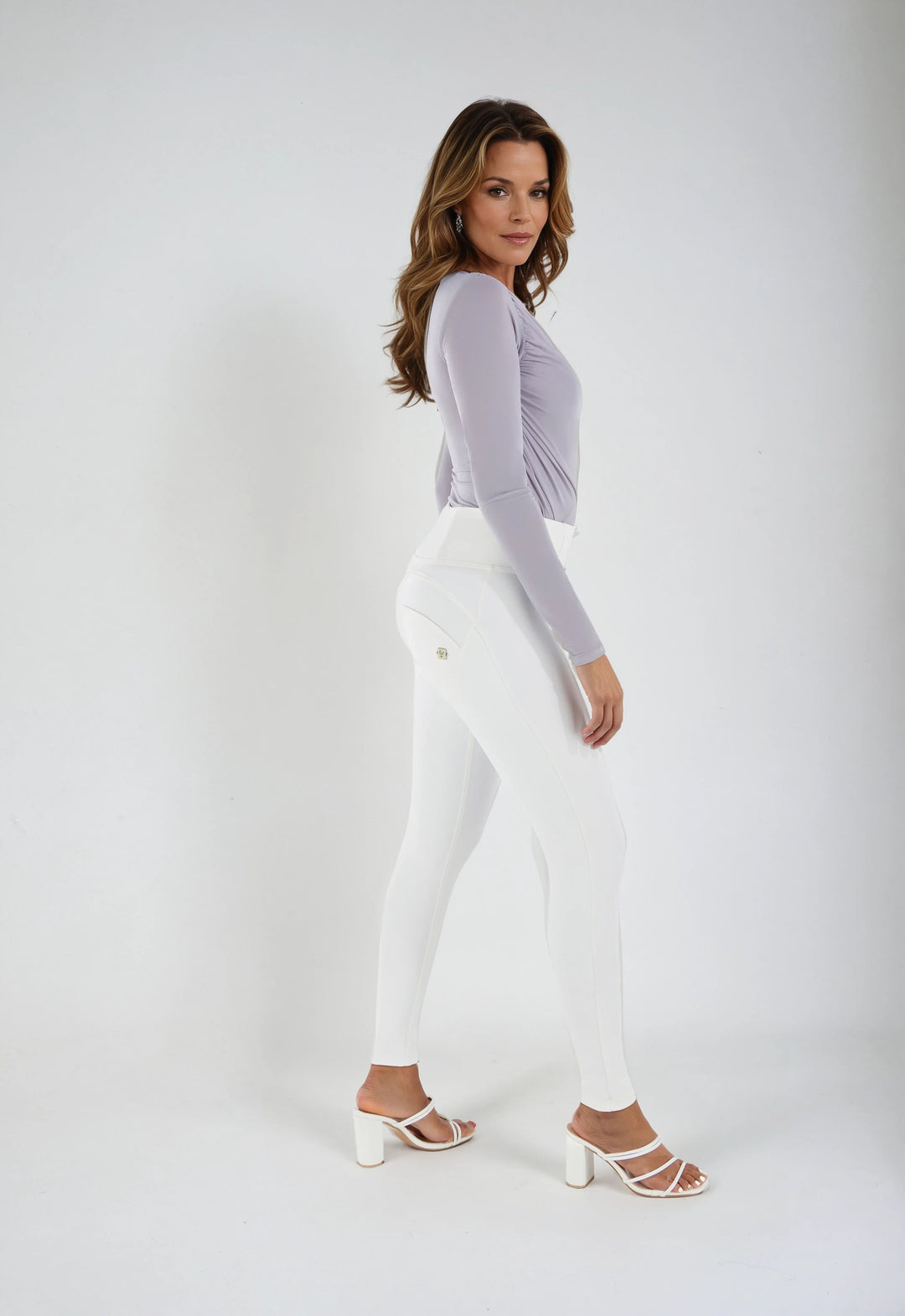 WRUP2HC006PREC-W Witte  WR.UP®Leather Look met een Hoge Taille en Rits Sluiting