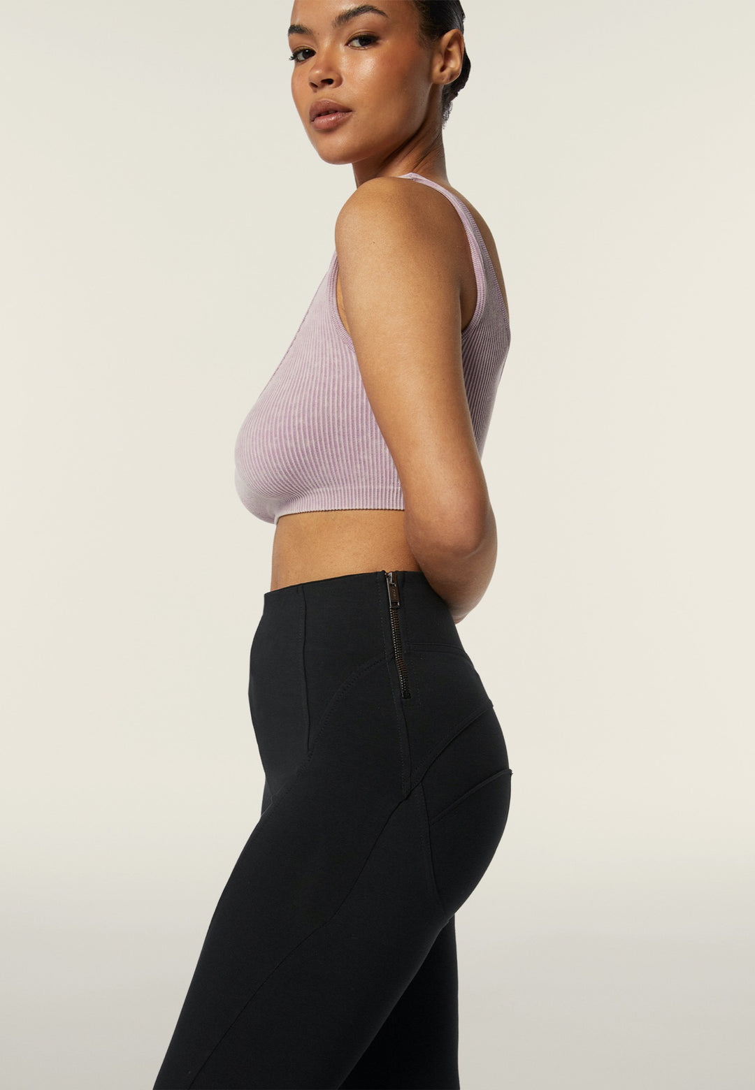 (WRUP2HF426-N) High Waist Cotton WR.UP® with Leg Details en Rits in de Zijde