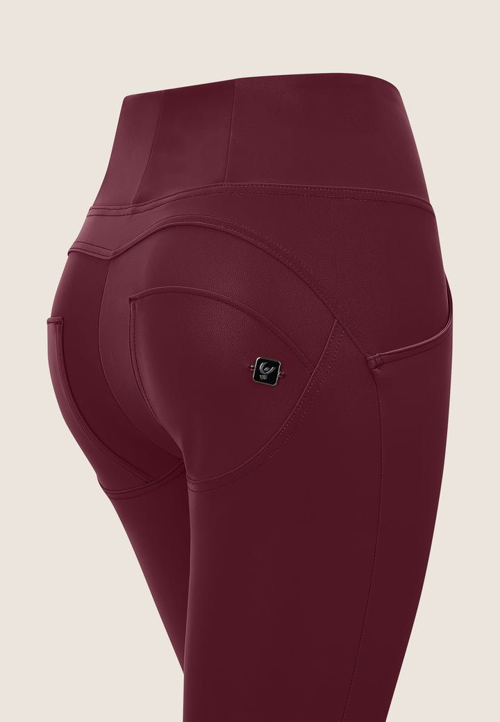 (WRUP2HF461-K83) Faux Leather WR.UP® met Satin Look Effect