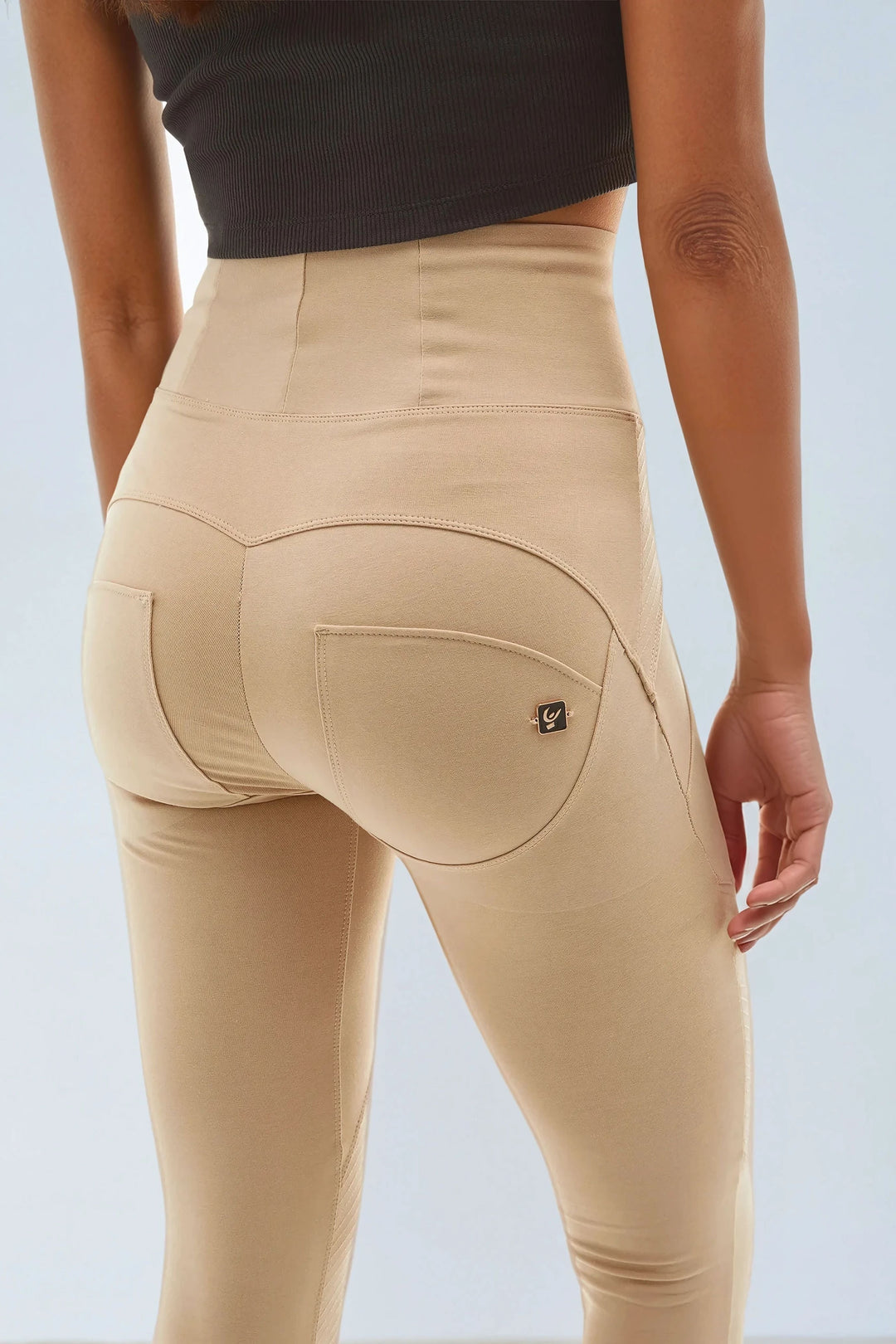 (WRUP2HHF332-M35) Super Hoge Taille WR.UP® met Gouden Details en Stylish Stitches