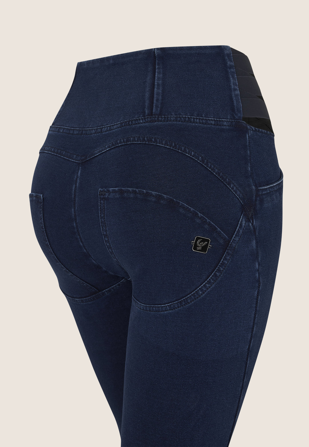 (WRUP2HS2512-J0B) High Waist WR.UP® with Cut-Out Hip Details