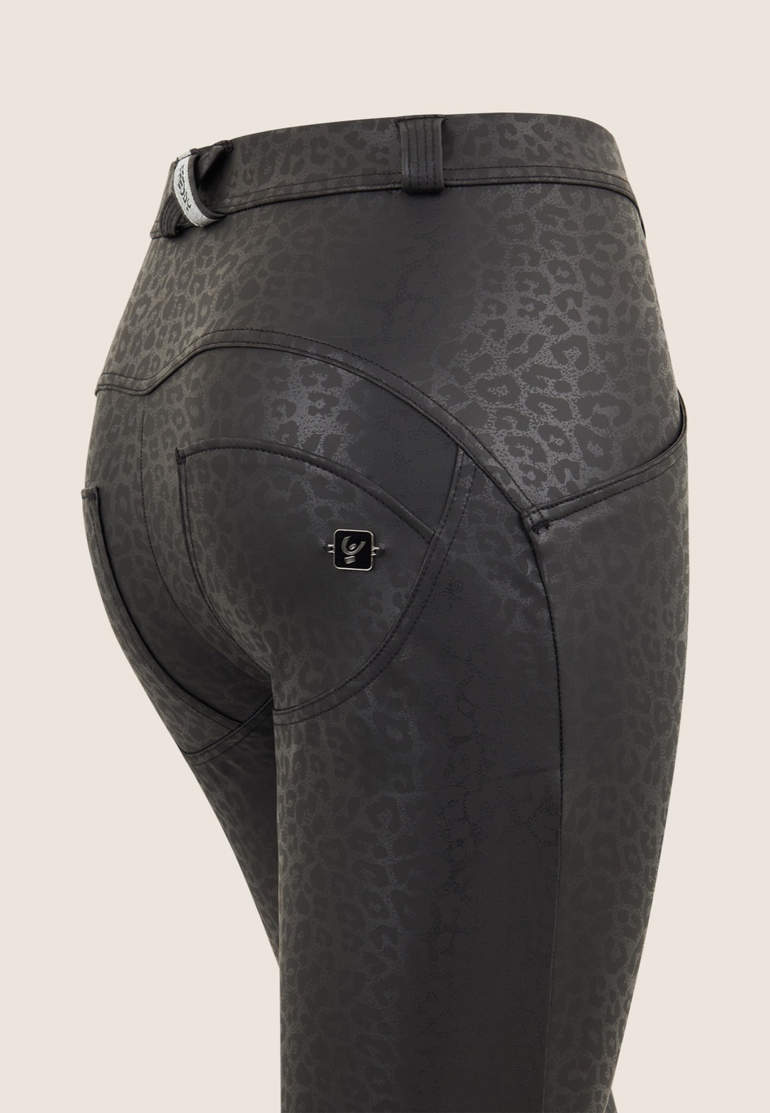 (WRUP2RF437-ANI62) Leopard Print WR.UP® Regular Waist in Faux Leather