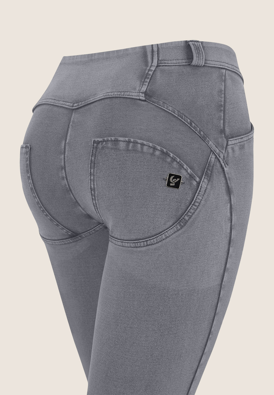 (WRUP2RS2510-J172B) Regular Waist WR.UP® in Washed Denim
