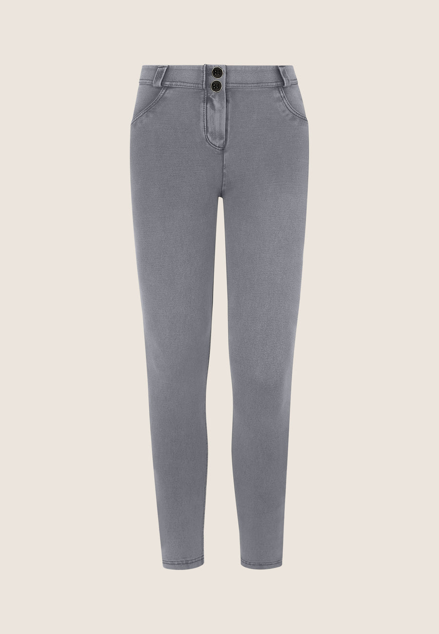 Regular Waist WR.UP® in Washed Denim