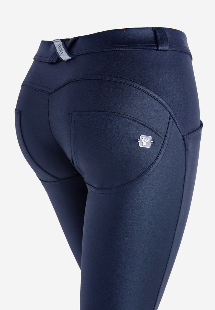 (WRUP2RS454-B124) D.I.W.O.® Regular Waist met een Shiny Coating