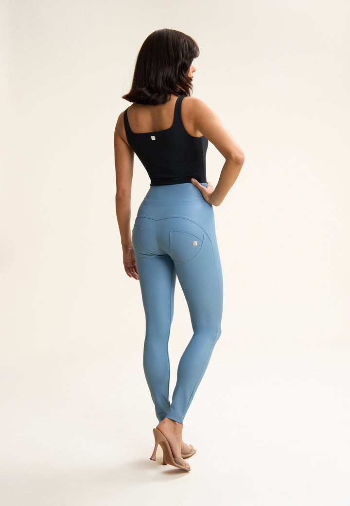 (WRUP2SHS2549-C65) Faux Leather WR.UP® High Waist met Gouden Buttons