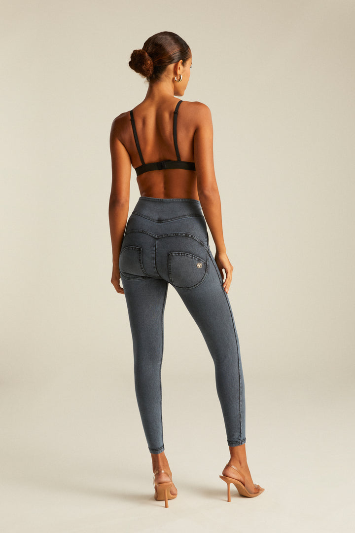 (WRUP4HS2503-J171N)  Stoere High Waist WR.UP® met Mooie Denim Washing