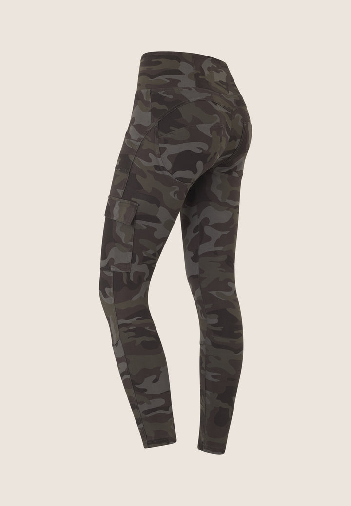 (WRUP4HS449-CAMO29) Camo Chic High-Waist WR.UP® Cargo Broek