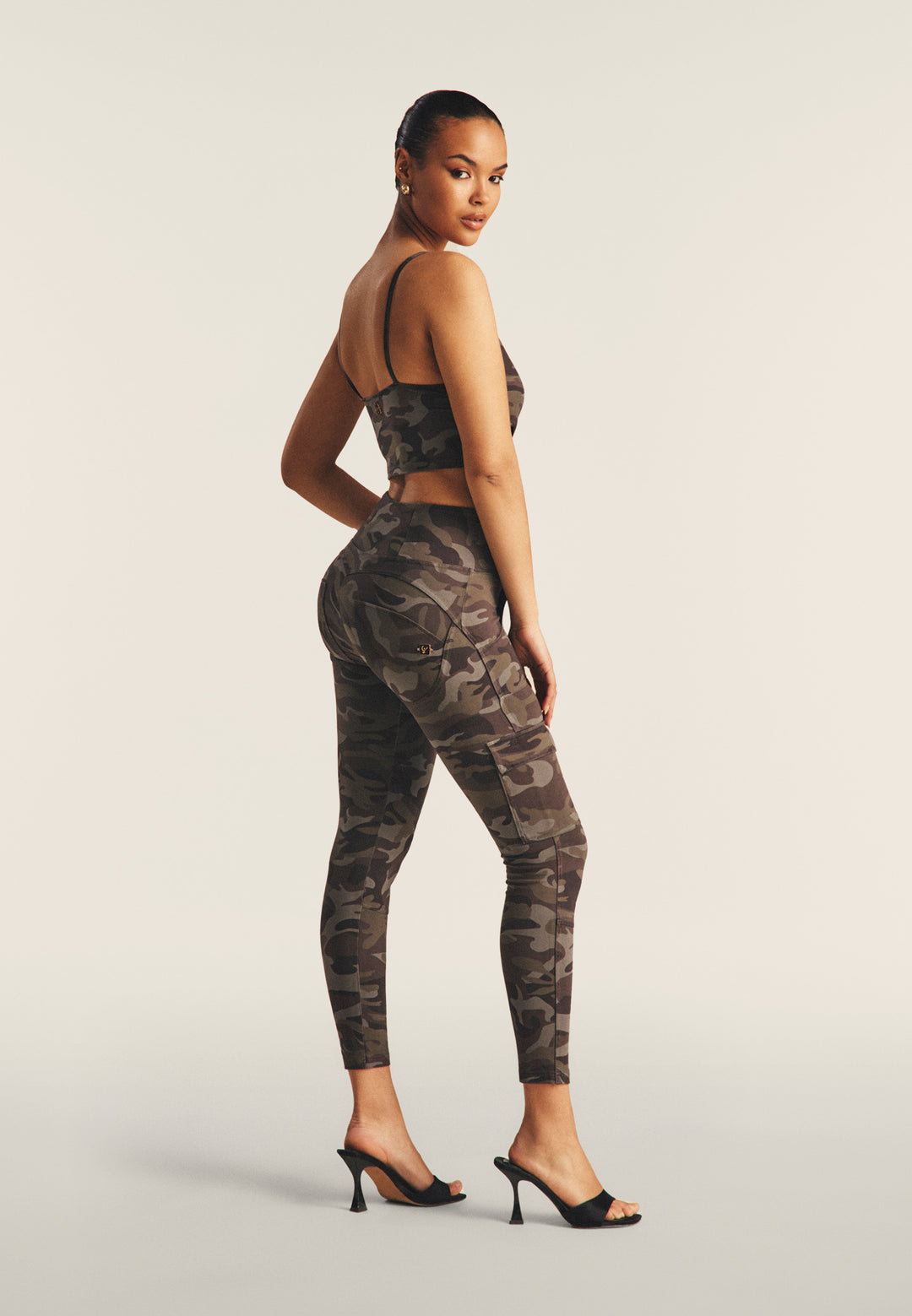 (WRUP4HS449-CAMO29) Camo Chic High-Waist WR.UP® Cargo Broek