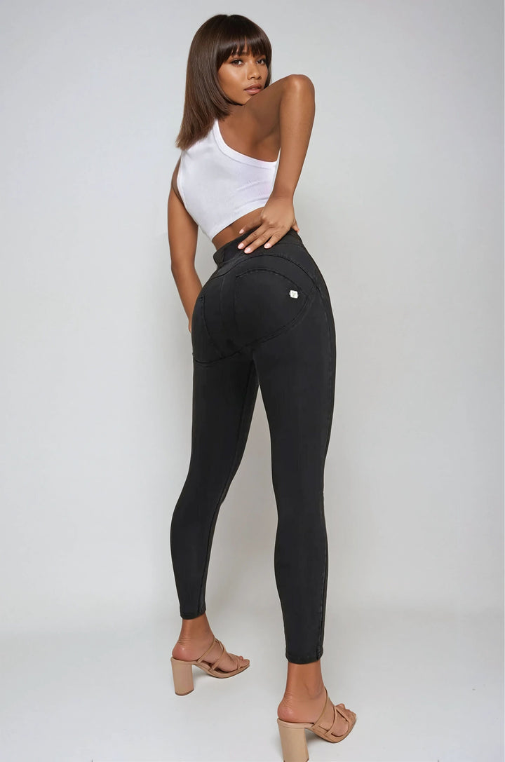 (WRUP4SHS224-J7N)  Denim Look WR.UP®  met een Super Hoge Taille en Patch Pockets