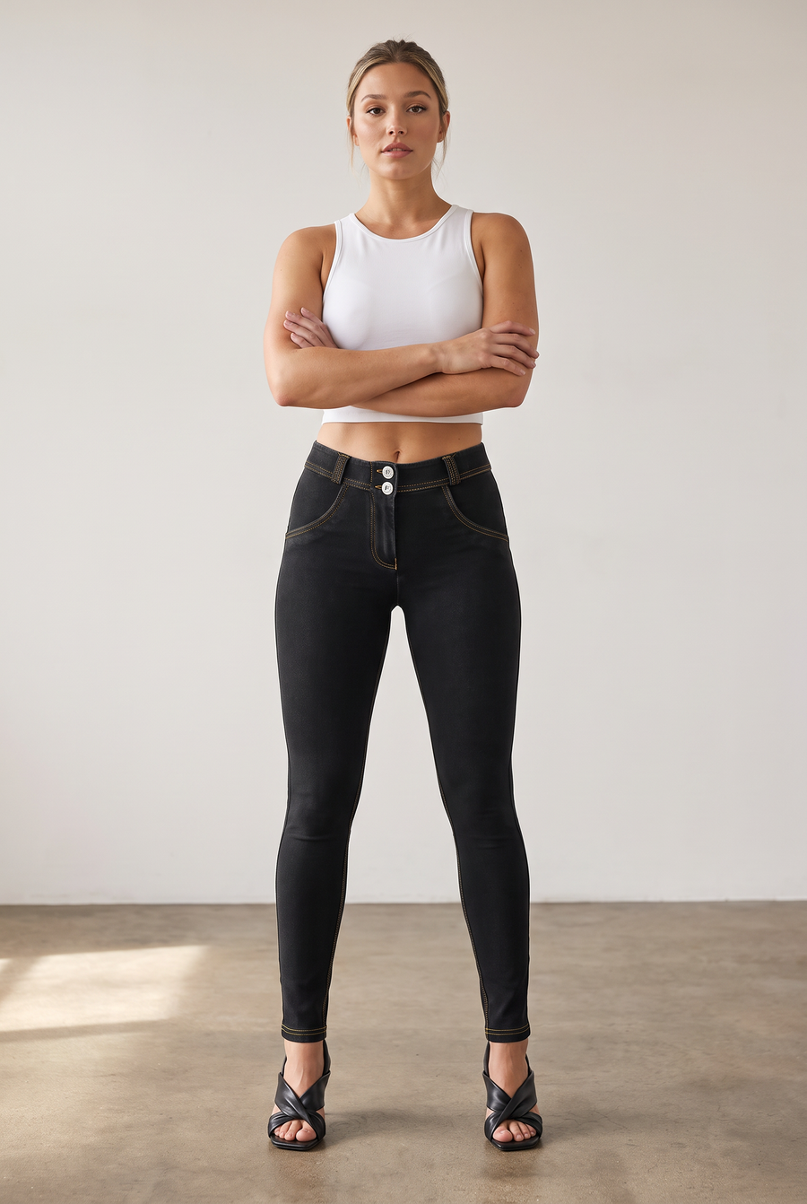 Zwarte WR.UP® Regular Waist in Denim Look