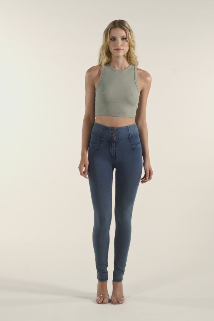 (WRUP1BHF405-J142B) High Waist WR.UP® Jeans met Knoopsluiting