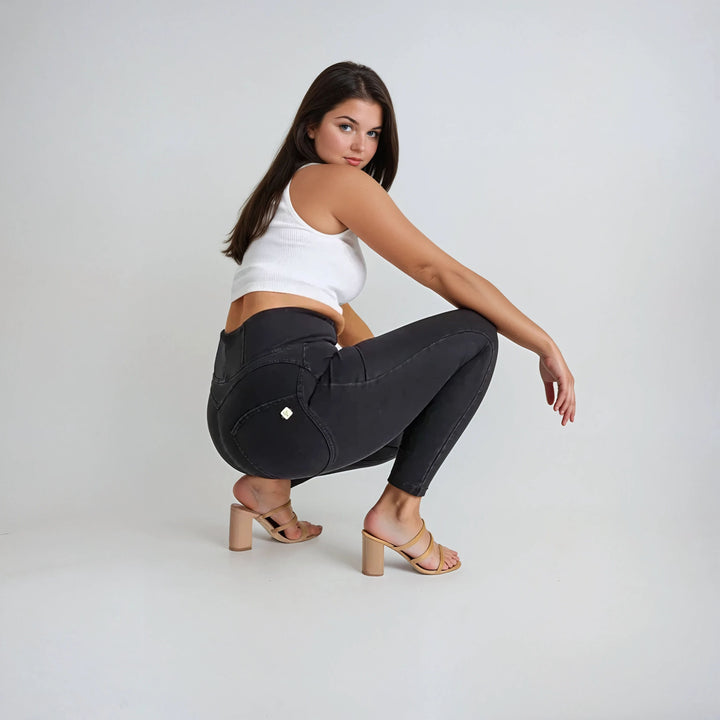 WRUP2HC002ORG-J7N Zwarte WR.UP® met Hoge Taille en Zip in Denim Look