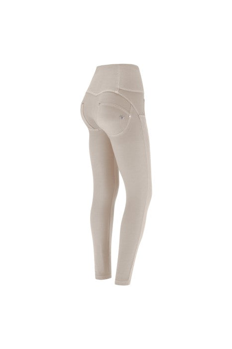 (WRUPSNUG2BHC017-I42) Off-White WR.UP High Waist met Knoopsluiting in Woven Denim