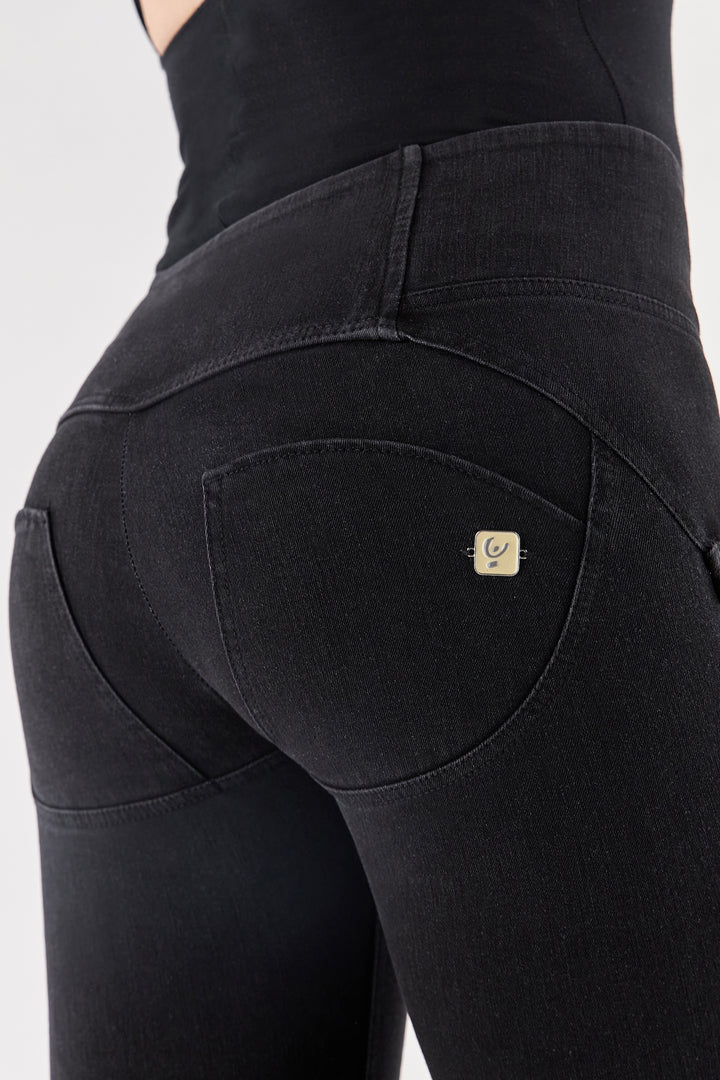 (WRUP1MS141-J7N) Stretch Denim WR.UP® met Mid Waist en Scheurtjes