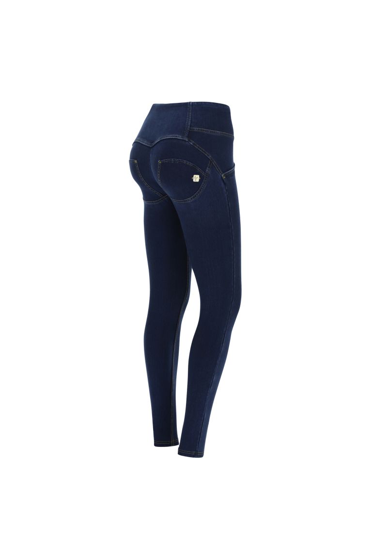 (WRUP2MF244-J0Y) Denim Look WR.UP® Mid Waist in Soft Tencel met Knoopsluiting
