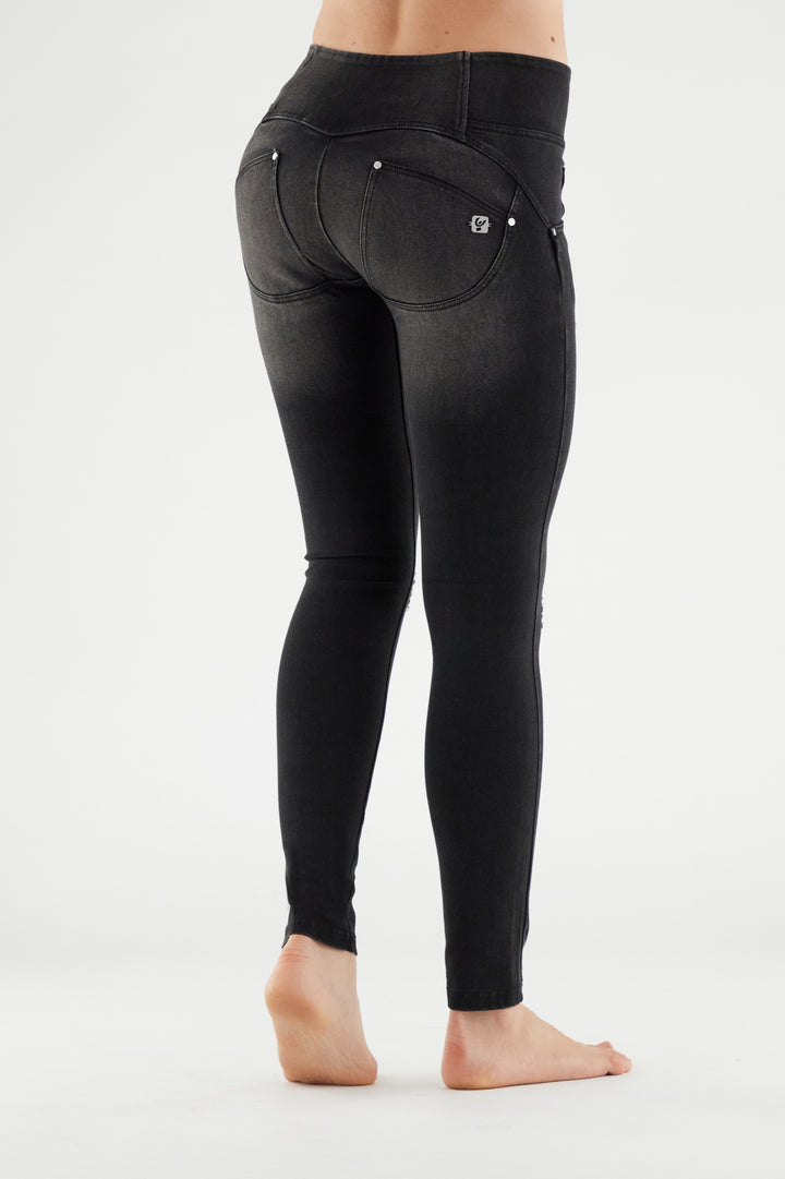 (WRUPSNUG1MS241-J7N) WR.UP® Medium Waist Ripped Jeans In Eco-Friendly Denim