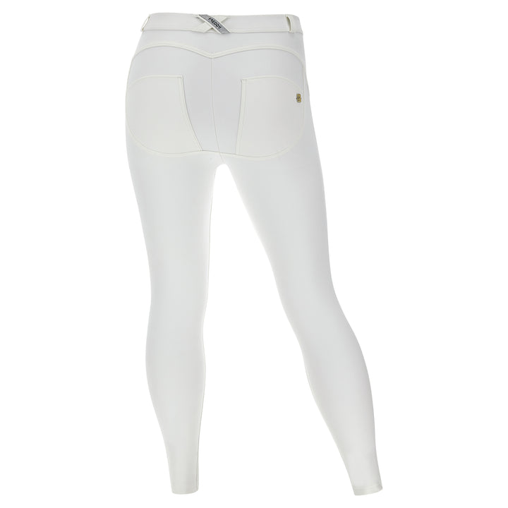 (WRUP2RC006PNS-W) Witte WR.UP® Curvy met een Regular Waist in Leatherlook