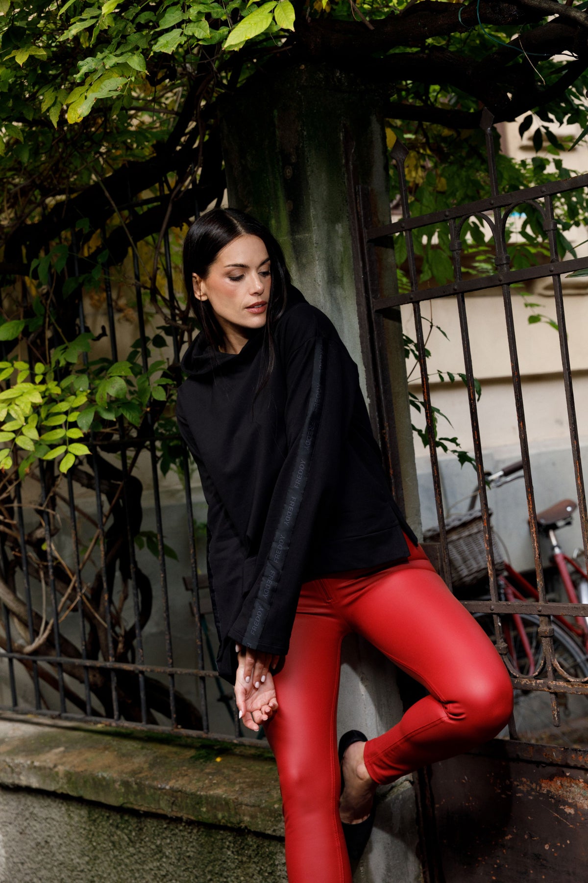 WRUP2HC006PREC-R68 Rode WR.UP®Leather Look avec une haute taille et une fermeture éclair agrandi