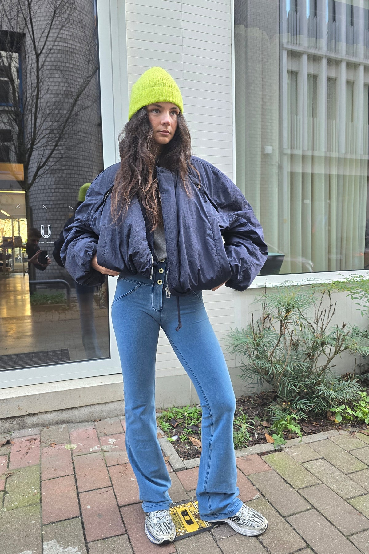 (WRUP11BHC002ORG-J4B) Jean évasé bleu WR.UP® avec une haute taille et un bouton de serrage agrandi