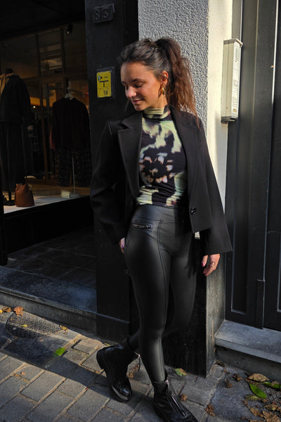 (WRUP4HS434-N) Faux Leather WR.UP® Zip Details in Enkel Lengte